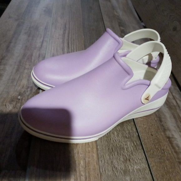 Womens clogs shoes size 9 like new. Fits more like a 8.5 - Picture 3 of 6